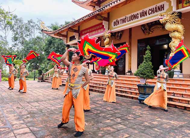 LƯƠNG VĂN CHÁNH LÀ CÔNG THẦN THỜI NGUYỄN, VÌ SAO Ở QUẢNG NGÃI LÀ TRUNG ĐẲNG THẦN, Ở PHÚ YÊN LẠI LÊN THƯỢNG ĐẲNG THẦN?