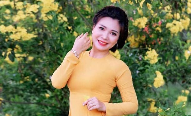 THƠ HUỆ THI - VẪN NGUYỆN LÒNG UỐNG CẠN NHỮNG BUỒN VUI
