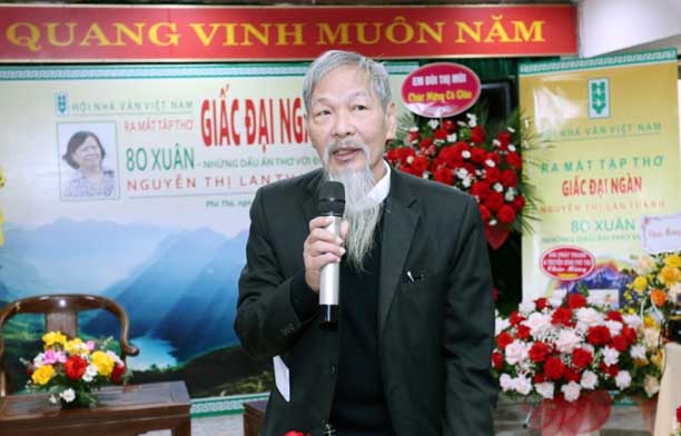 HỒN NƯỚC PHẬP PHỒNG MỖI BƯỚC THƠ ĐI -Tiểu luận VĂN CHINH