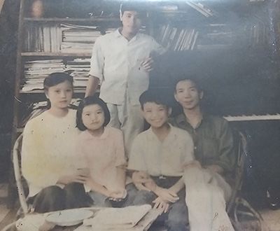 VĂN CAO TRONG MẮT NGƯỜI BẠN ĐỜI