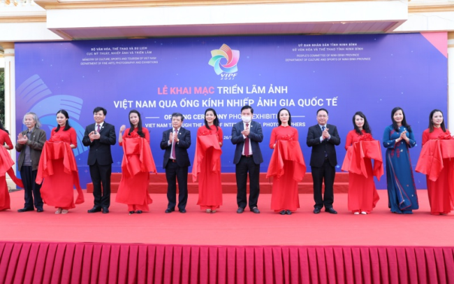 Khai mạc triển lãm ảnh ''''Việt Nam qua ống kính nhiếp ảnh gia quốc tế''''