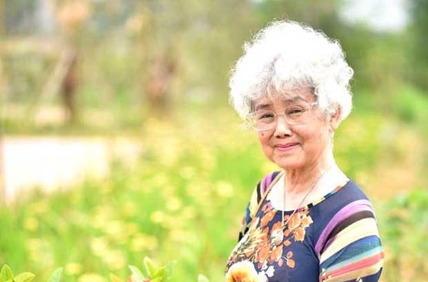 KIM ANH - THỨC BƯỚC THỜI GIAN