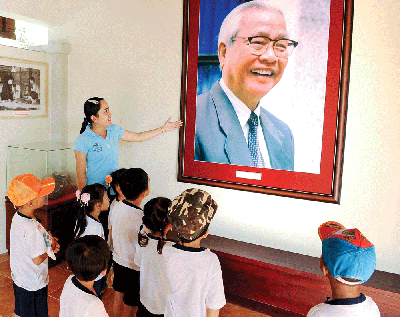 NGUYÊN PHÓ THỦ TƯỚNG VŨ KHOAN: ĐÔI ĐIỀU NHỚ VỀ ÔNG SÁU DÂN